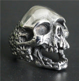 evil skull ring right side view
